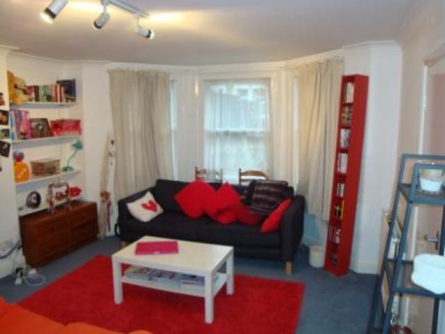 			Studio Apartment, 1 bath, 1 reception Studio			 Fordwych Road, WEST HAMPSTEAD/KILBURN
